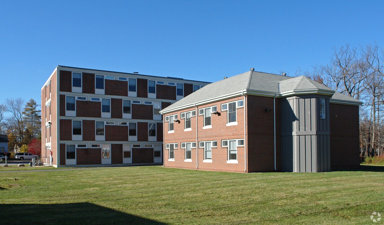 Building Photo - Tupelo Dorm #1