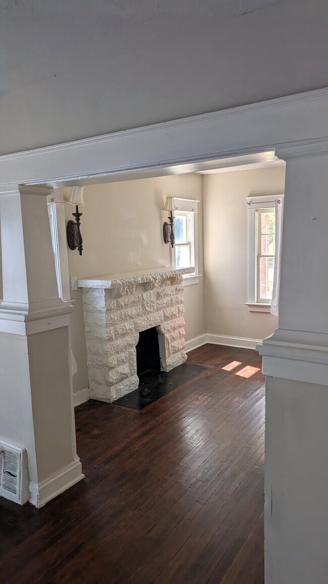 Building Photo - 3943 Garfield Ave