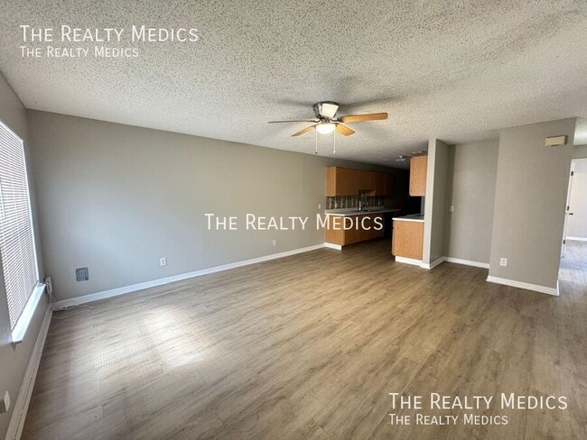 Building Photo - 817 Eastern Ave