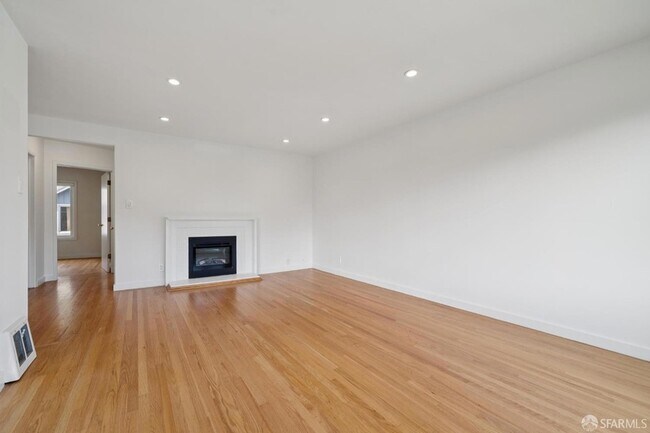 Foto del edificio - 74 Sunview Dr