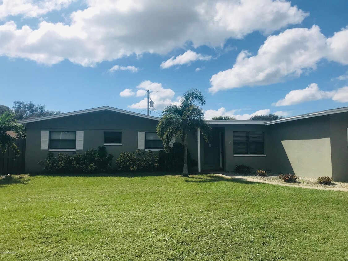945 S Courtenay Pkwy, Merritt Island, FL 32952 House Rental in