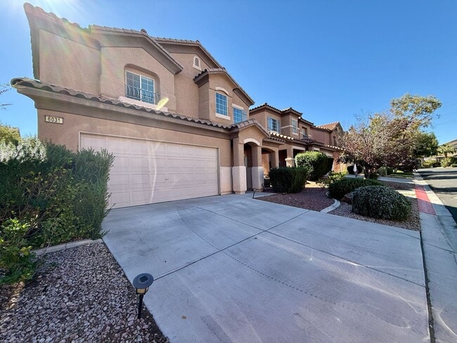 Foto del edificio - 2-Story Home  3 bedroom 2.5 bath in Gated ...