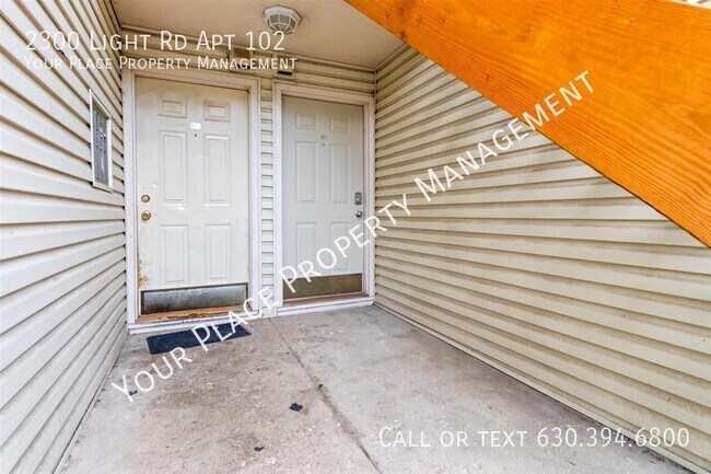 Building Photo - High End, Completely Renovated 1 Bed, 1 Ba...