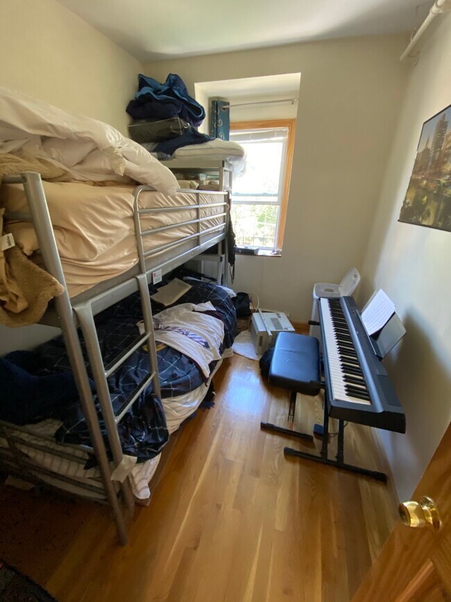 Foto del edificio - 702 Commonwealth Ave