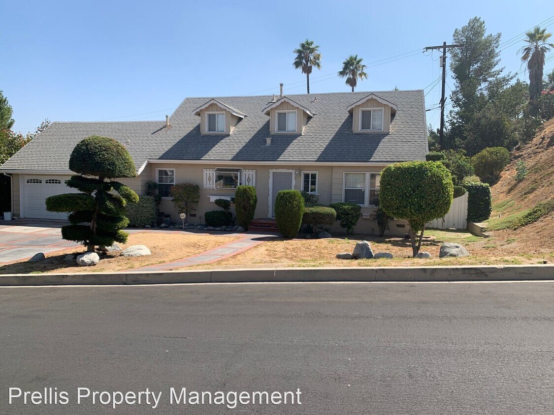 Foto principal - 4 br, 2 bath House - 17052 Barneston Street