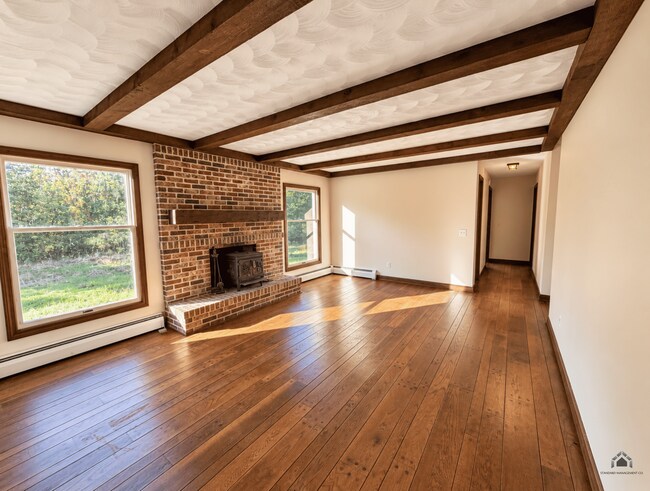 Building Photo - 19 Maple Way