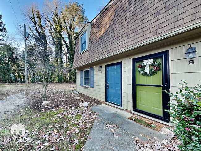 Building Photo - 4705 Blue Bird Ct