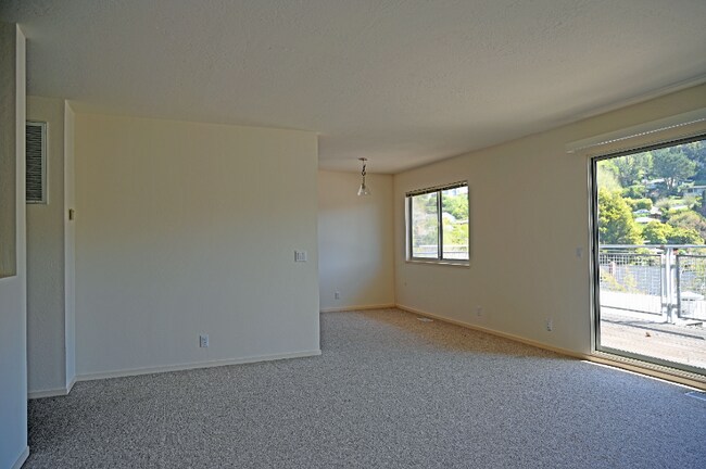 Building Photo - 105 Belvedere Dr
