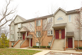 Front Building Facade - 700 York St