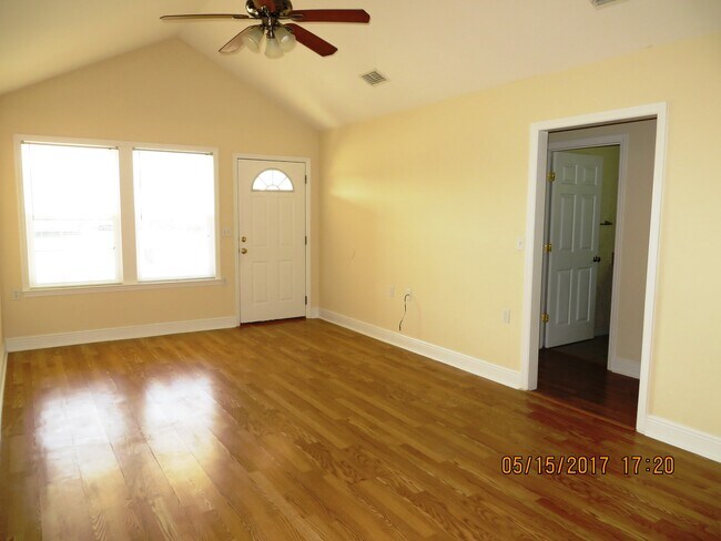 Building Photo - 5294 Montejo Dr