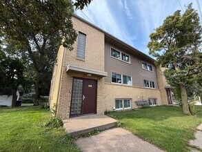 Building Photo - 2606 E Hennepin Ave