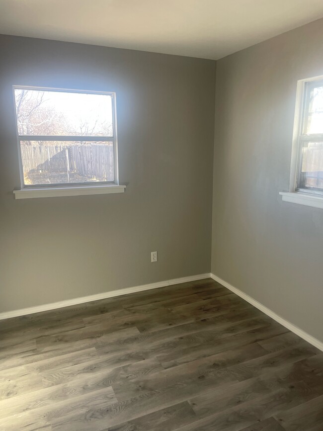 Building Photo - 2510 Redondo Dr
