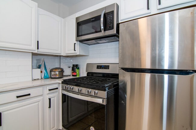 Photo - 448 Park Dr Apartment