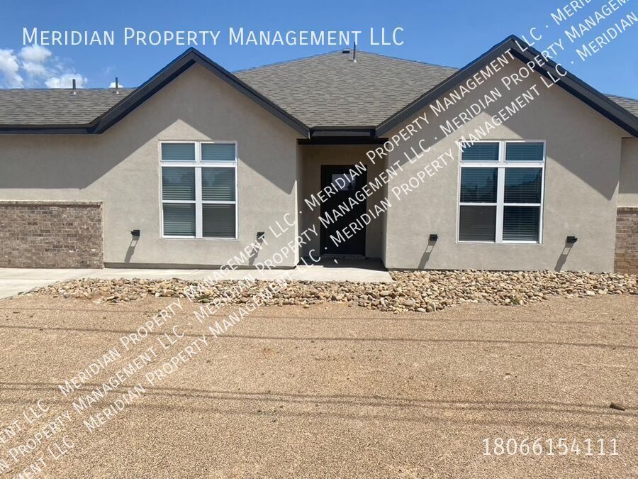 Primary Photo - Three bedroom, Three bathroom Pre lease fo...