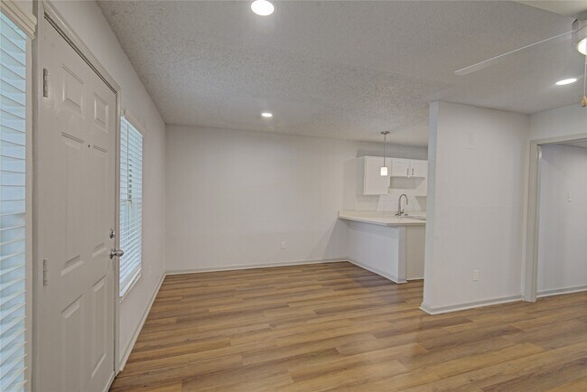 Foto del edificio - 800 Heights Blvd