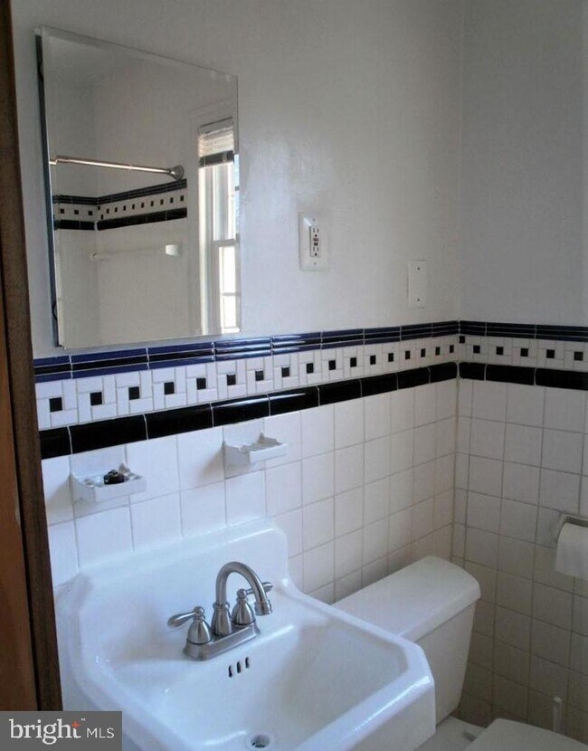 Foto del edificio - 6514 Potomac Ave