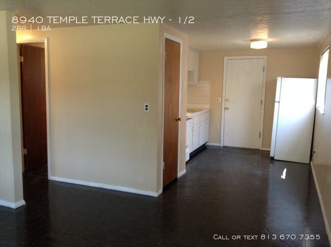 Foto del edificio - 8940 Temple Terrace Hwy