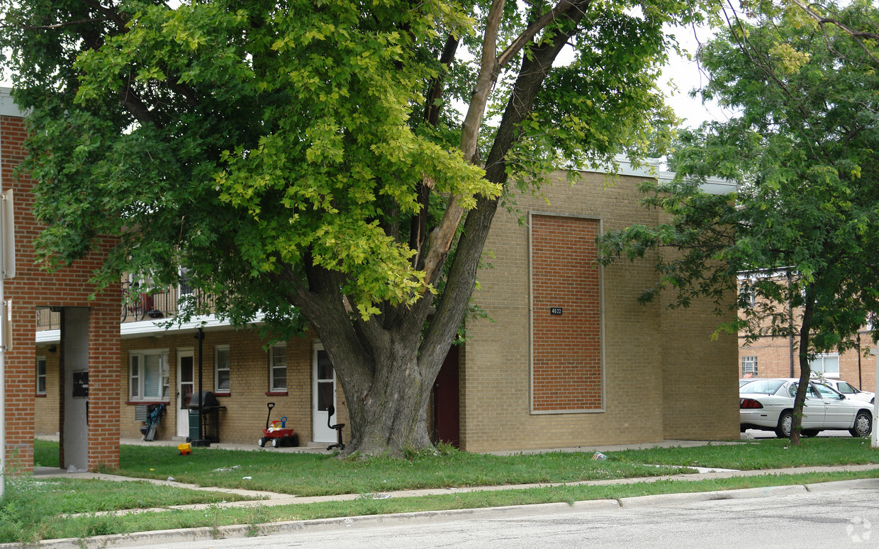 Building Photo - 4602-4626 S Lawndale Ave