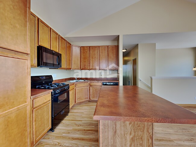 Building Photo - 1500 W Turtle Creek Ln