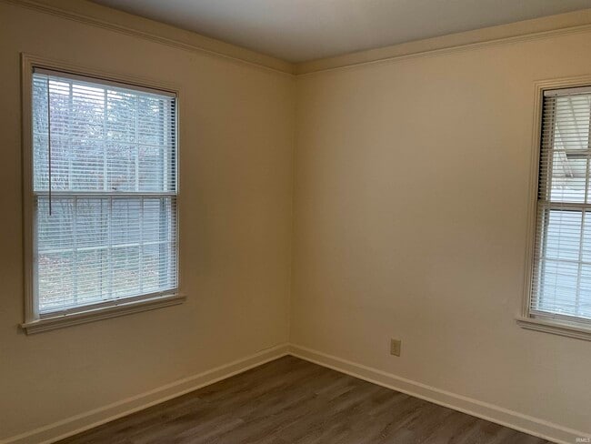 Building Photo - 1329 Melrose Ave