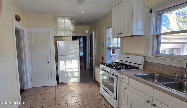 Foto del edificio - 922 NJ-34