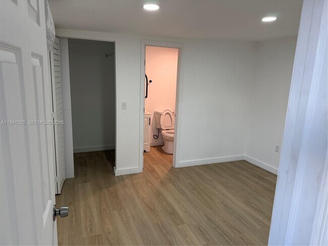 Foto del edificio - 2101 NW 105th Terrace