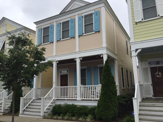 Building Photo - 4765 Willben St
