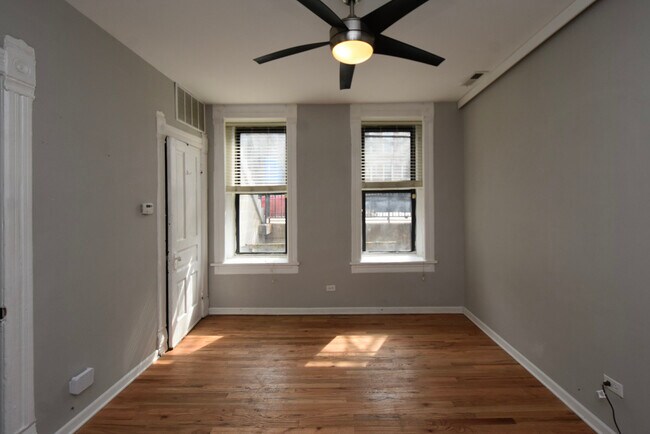 Building Photo - 1248 N Greenview Ave