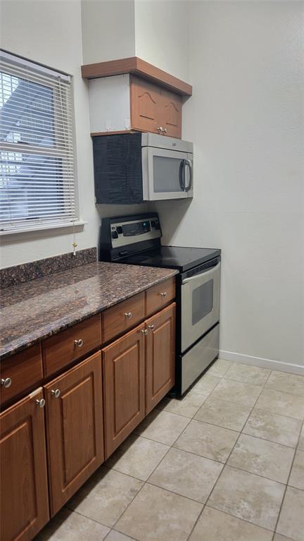 Foto del edificio - 4041 Drake St
