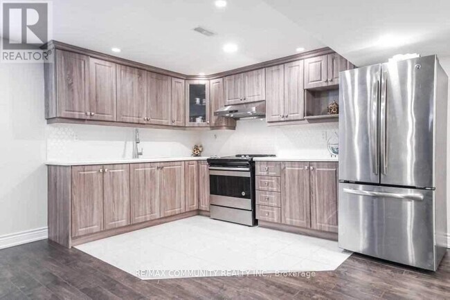 Building Photo - 16 Weaver Dr