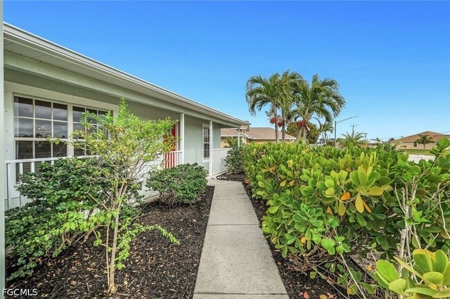 Foto del edificio - 3322 Oasis Blvd