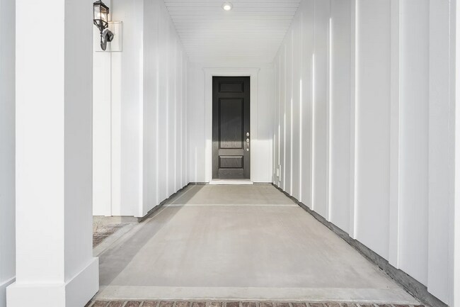 Foto del edificio - 192 Dendron Dr