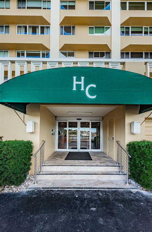 Foto del edificio - 100 Bluff View Dr