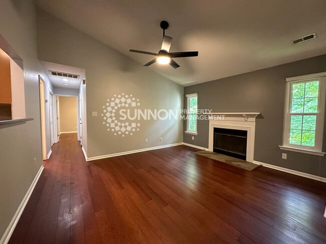 Foto del edificio - Two Bed Two Bath Minutes from Southpark