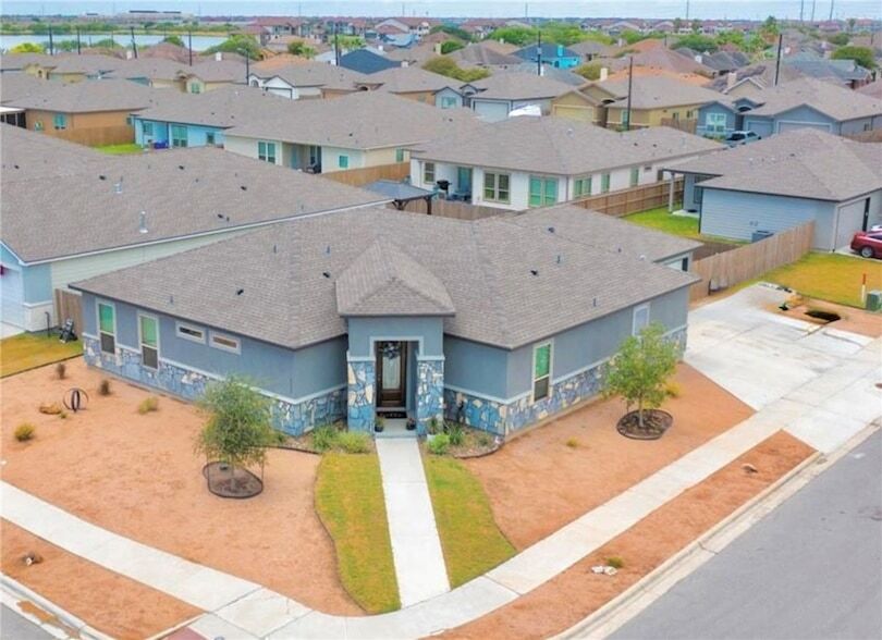 Primary Photo - 3137 Piranha Dr