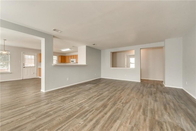 Building Photo - 2117 Lone Pecan Dr