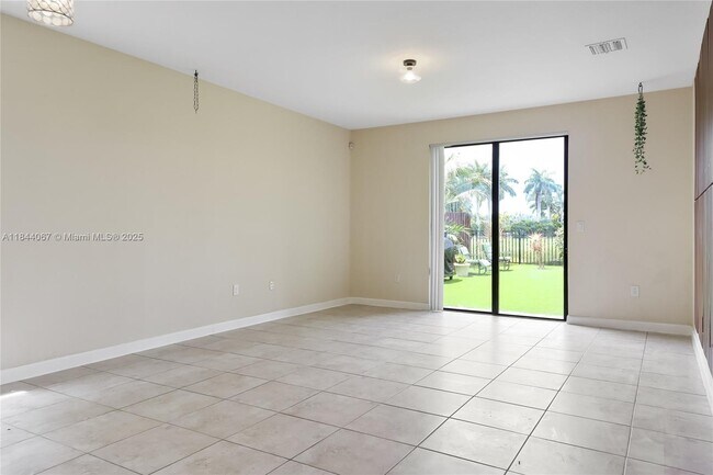 Foto del edificio - 3397 SE 5th St