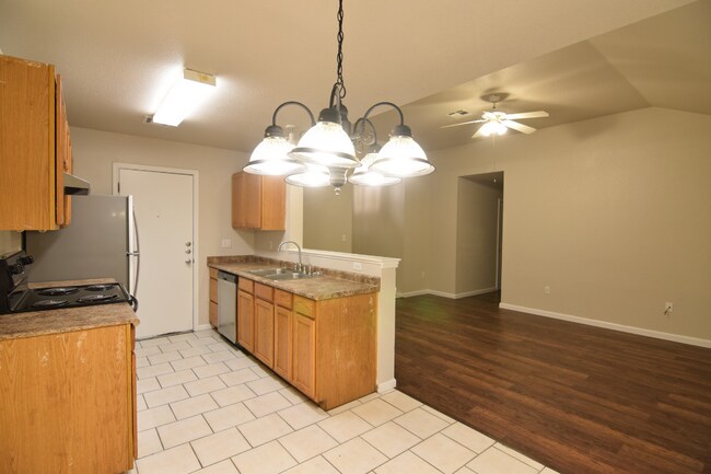 Foto del edificio - 2205 Hancock Dr