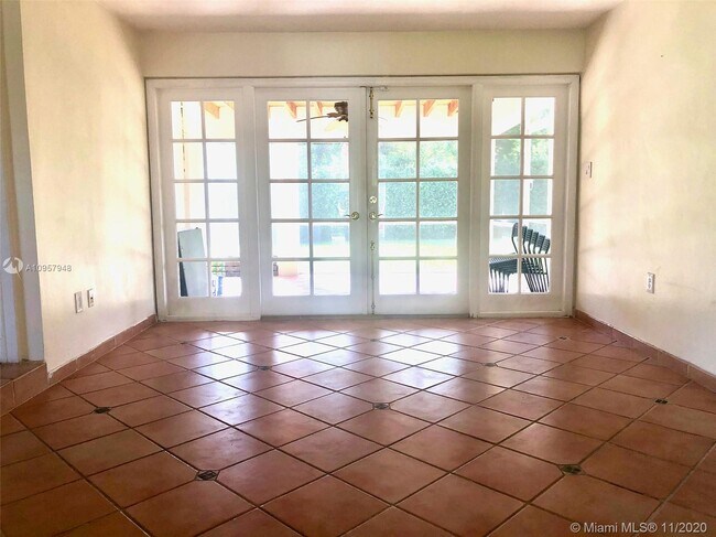 Foto del edificio - 5760 SW 51st St