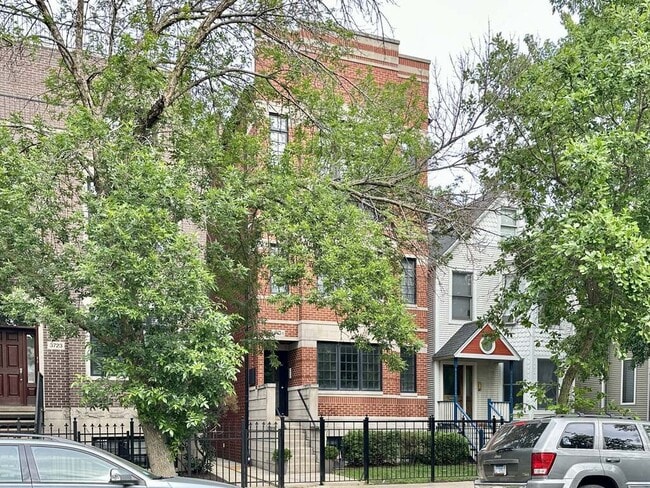 Building Photo - 3721 N Clifton Ave