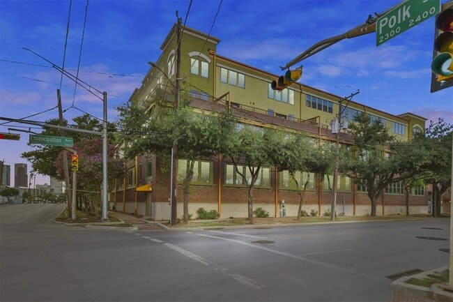 Building Photo - 2323 Polk St