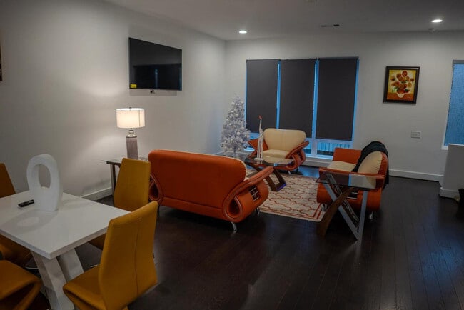 Foto del edificio - 1680 Memorial Dr SE