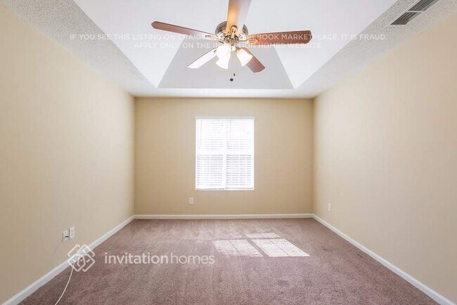 Building Photo - 1830 Killarney Dr SW