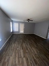 Building Photo - 885 East Ovilla Road Building Photo - 885 East Ovilla Road