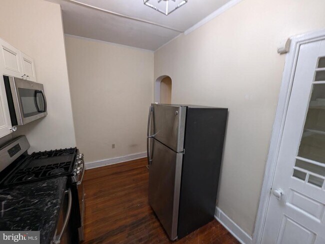 Foto del edificio - 304 W School House Ln