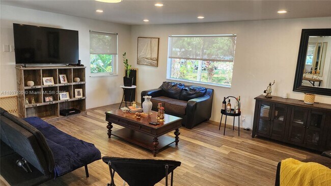 Foto del edificio - 205 NW 128th St