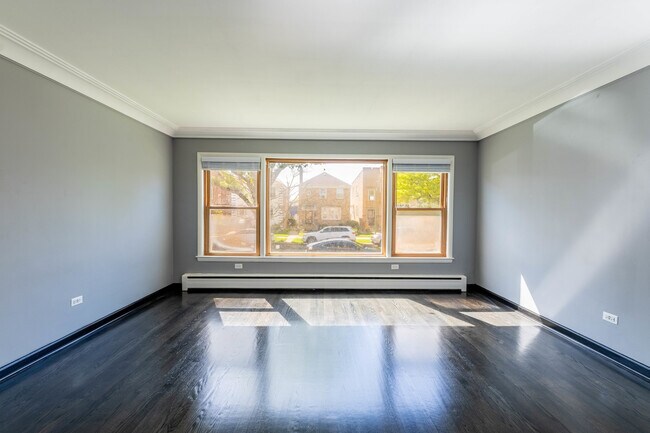 Building Photo - 5525 N Mango Ave