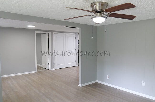 Building Photo - 5231 N Merrimac Ave