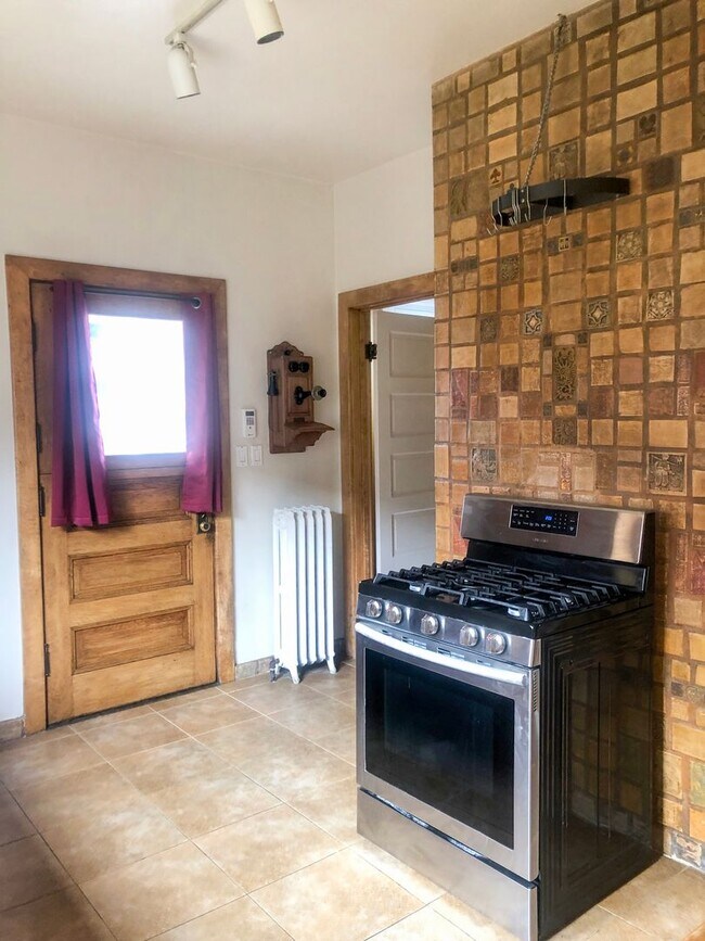 Foto del edificio - Historic North Slope Charm with Sweeping Sound Views — 4BR/1.5BA