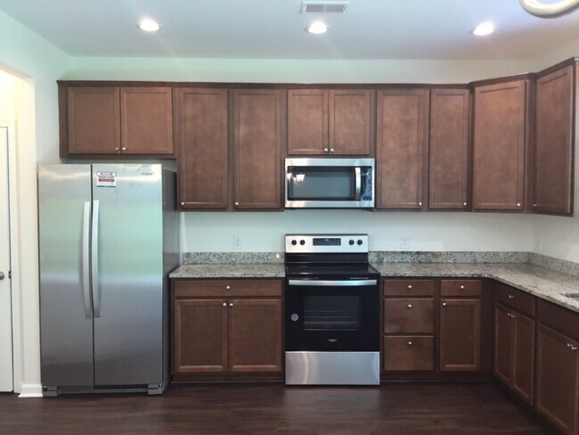 Foto del edificio - 1360 Hermitage Ln